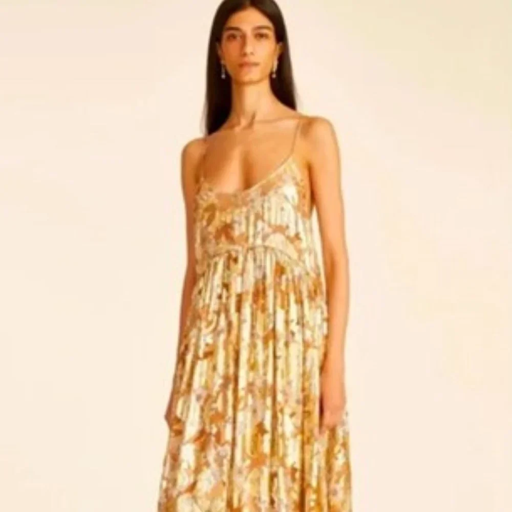 Beautiful gold lame lurex gown perfect for weddings, so flattering & comfortable